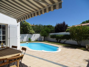 TETHYS VILLA AVEC PISCINE ET PROCHE DE LA MER, Sainte-Marie-De-Ré